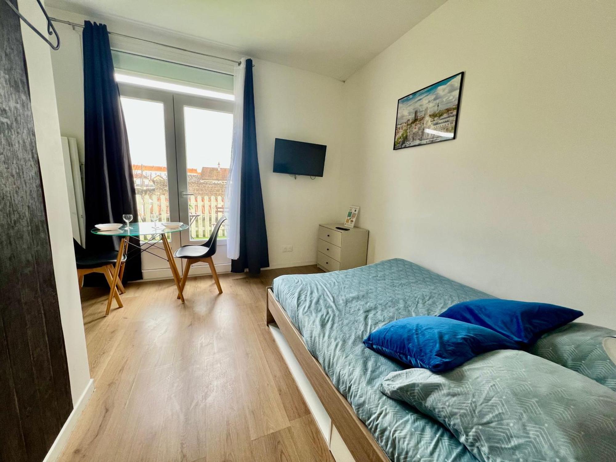 Studios Ideal Pro I Centre-Ville & Parking Gratuit Chatellerault Exterior photo